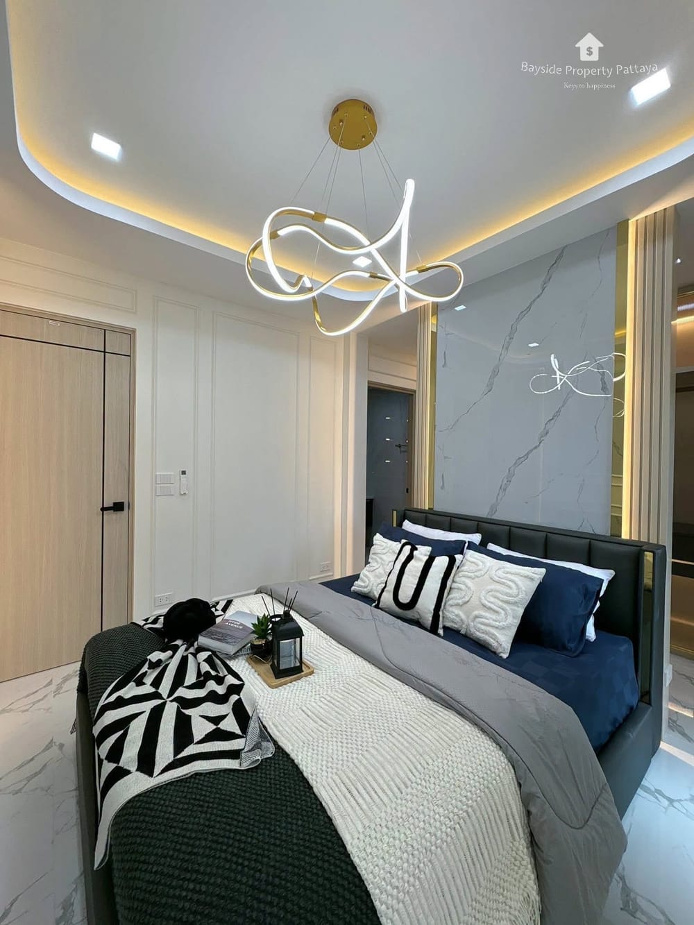 Großzügige 5-Schlafzimmer Poolvilla mit Stadtblick in Jomtien, Pattaya zum Verkauf 10