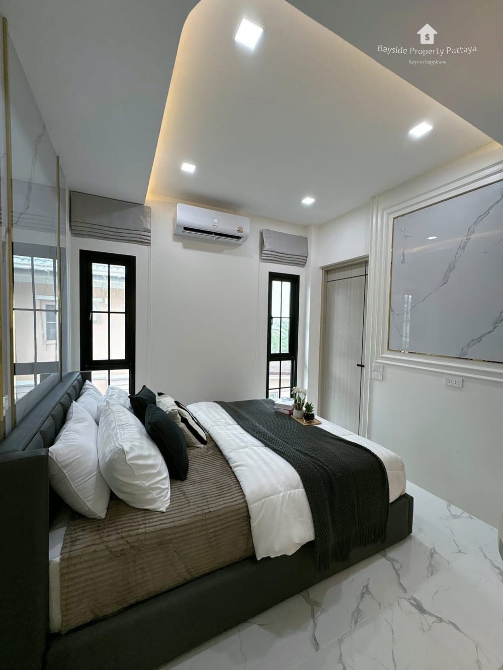 Großzügige 5-Schlafzimmer Poolvilla mit Stadtblick in Jomtien, Pattaya zum Verkauf 11