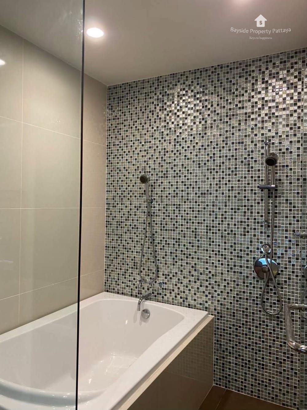 Beachfront 2-Bedroom Condo for Rent in Na Jomtien, Pattaya 12