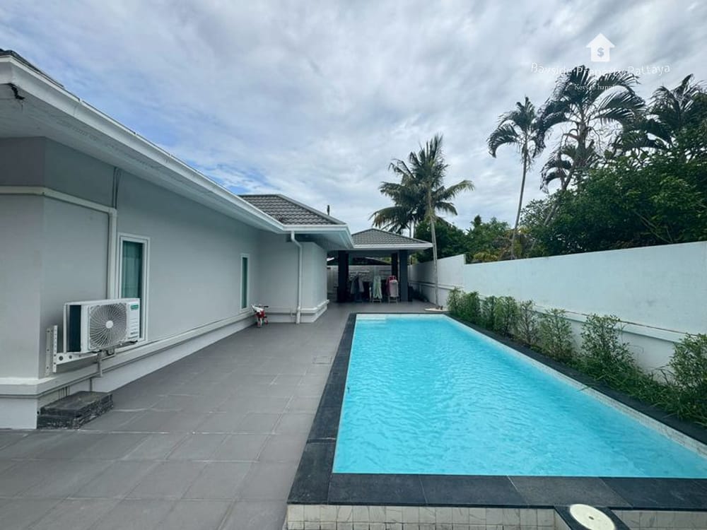 Spacious 4 Bedroom Detached House for Sale in East Pattaya - Conveniently Near Main Road 2