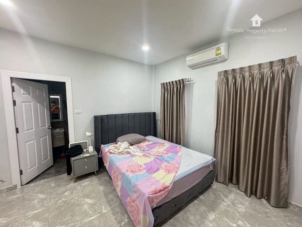 Spacious 4 Bedroom Detached House for Sale in East Pattaya - Conveniently Near Main Road 6