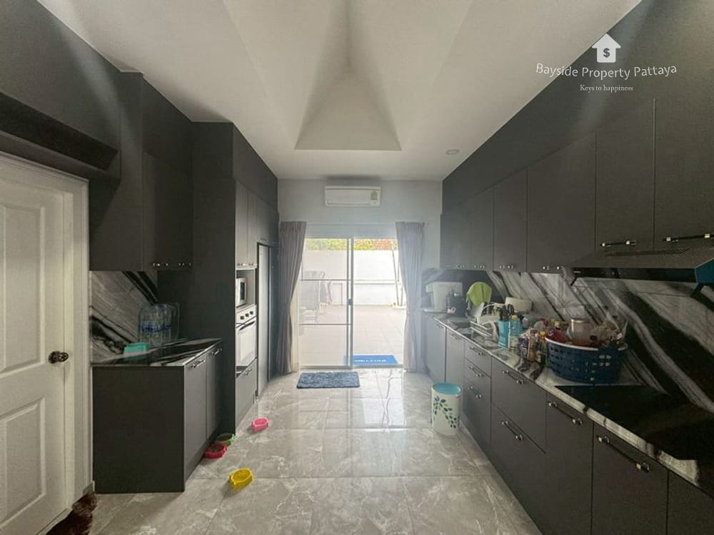 Spacious 4 Bedroom Detached House for Sale in East Pattaya - Conveniently Near Main Road 7