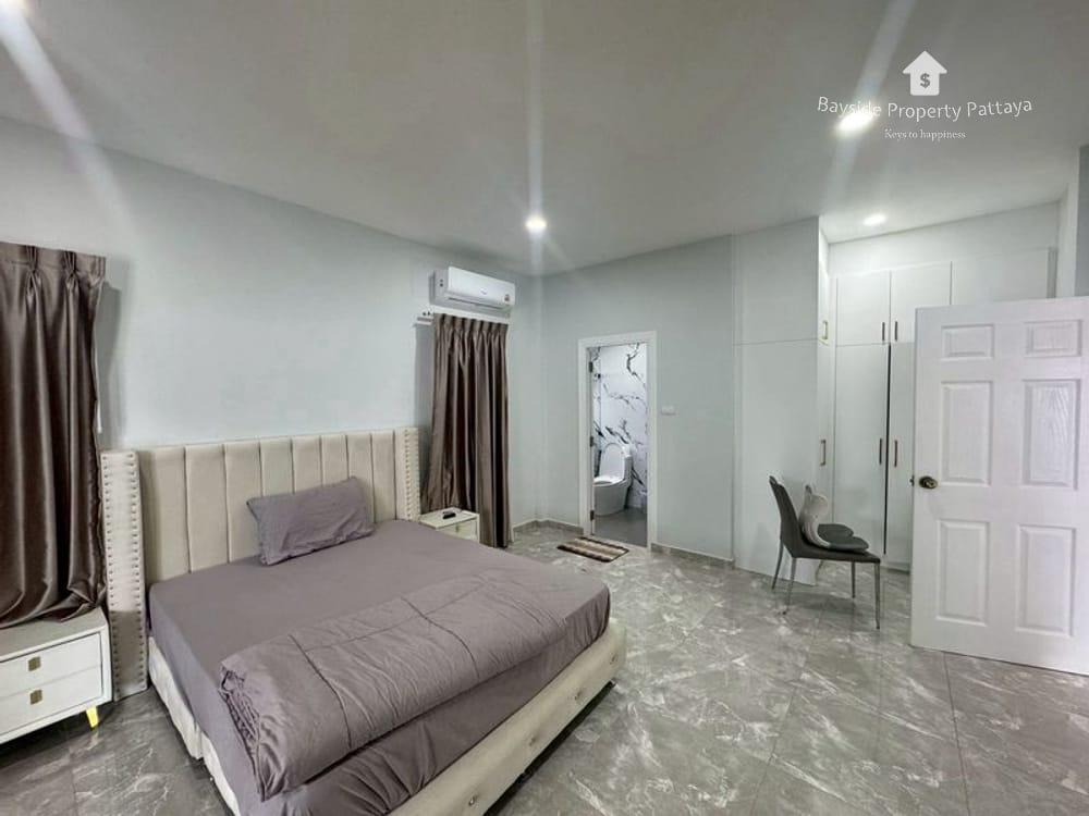 Spacious 4 Bedroom Detached House for Sale in East Pattaya - Conveniently Near Main Road 8