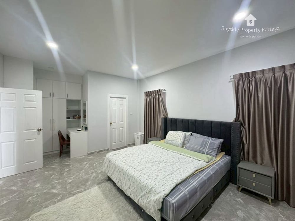 Spacious 4 Bedroom Detached House for Sale in East Pattaya - Conveniently Near Main Road 10