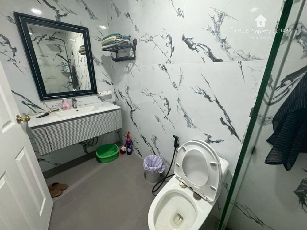 Spacious 4 Bedroom Detached House for Sale in East Pattaya - Conveniently Near Main Road 14