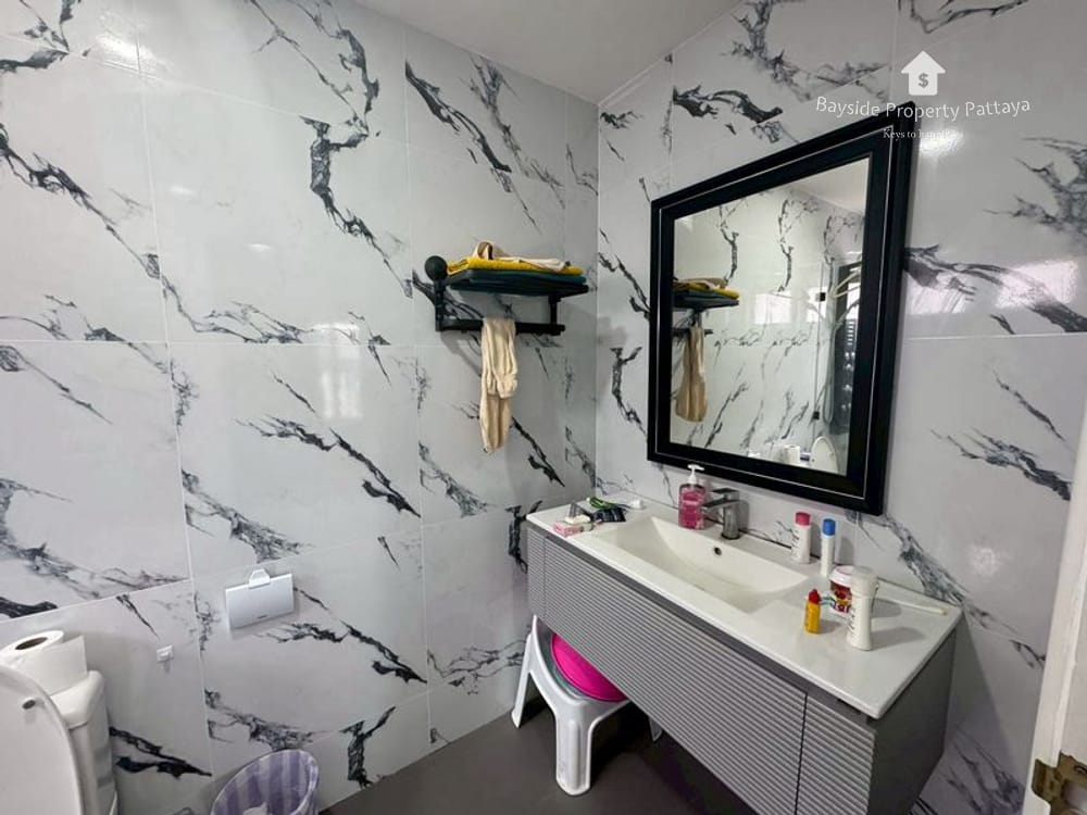 Spacious 4 Bedroom Detached House for Sale in East Pattaya - Conveniently Near Main Road 15
