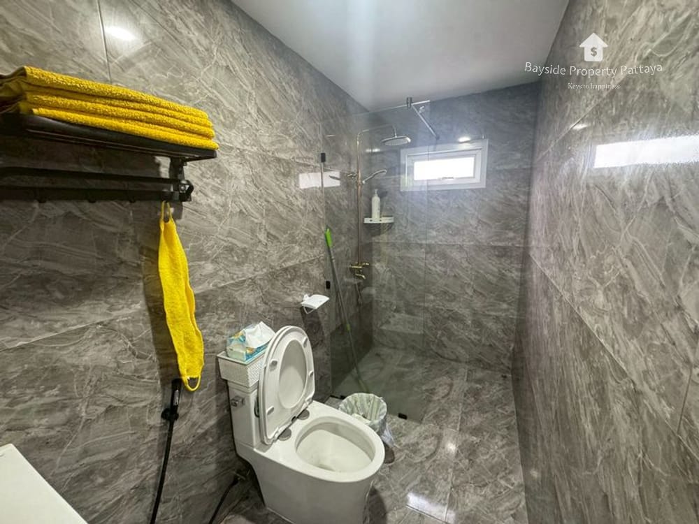 Spacious 4 Bedroom Detached House for Sale in East Pattaya - Conveniently Near Main Road 16