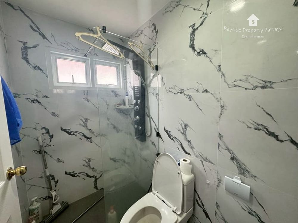 Spacious 4 Bedroom Detached House for Sale in East Pattaya - Conveniently Near Main Road 18