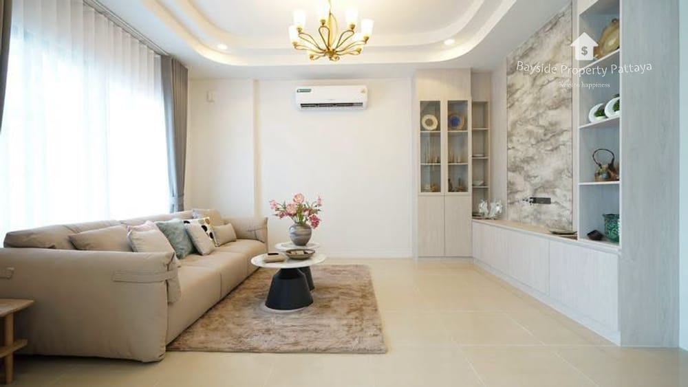 Stunning 3-Bedroom Pool Villa for Sale in Nong Pla Lai, Pattaya - Pet Friendly with Air Conditioning 2