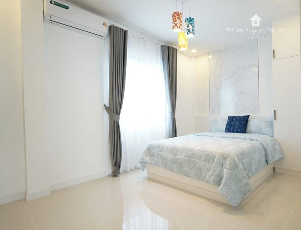 Stunning 3-Bedroom Pool Villa for Sale in Nong Pla Lai, Pattaya - Pet Friendly with Air Conditioning 6