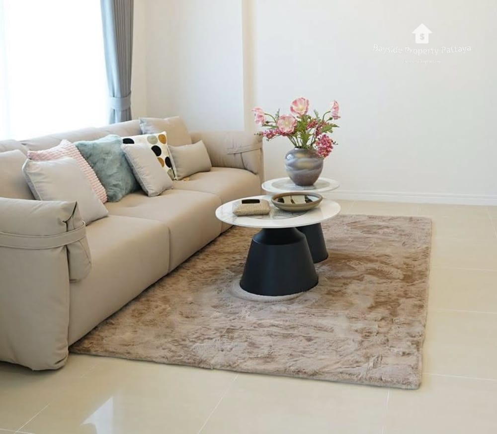 Stunning 3-Bedroom Pool Villa for Sale in Nong Pla Lai, Pattaya - Pet Friendly with Air Conditioning 9