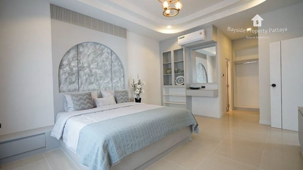 Stunning 3-Bedroom Pool Villa for Sale in Nong Pla Lai, Pattaya - Pet Friendly with Air Conditioning 10