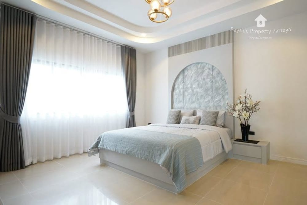 Stunning 3-Bedroom Pool Villa for Sale in Nong Pla Lai, Pattaya - Pet Friendly with Air Conditioning 11