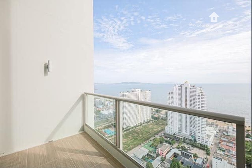 5-Bedroom Penthouse with Sea View for Sale in The Riviera Jomtien, Pattaya 8