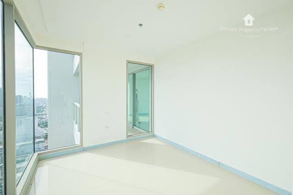 5-Bedroom Penthouse with Sea View for Sale in The Riviera Jomtien, Pattaya 16