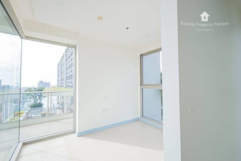 5-Bedroom Penthouse with Sea View for Sale in The Riviera Jomtien, Pattaya 18