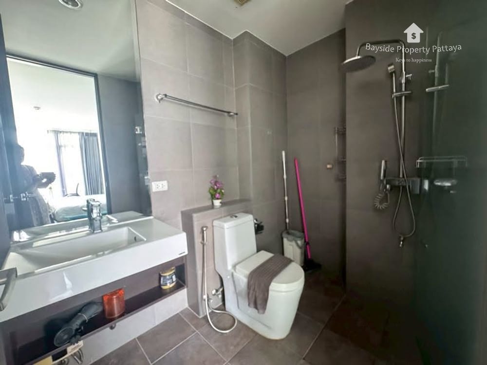 Stylish Studio for Sale in South Beach, Pratumnak, Pattaya with City View and Air Conditioning 6