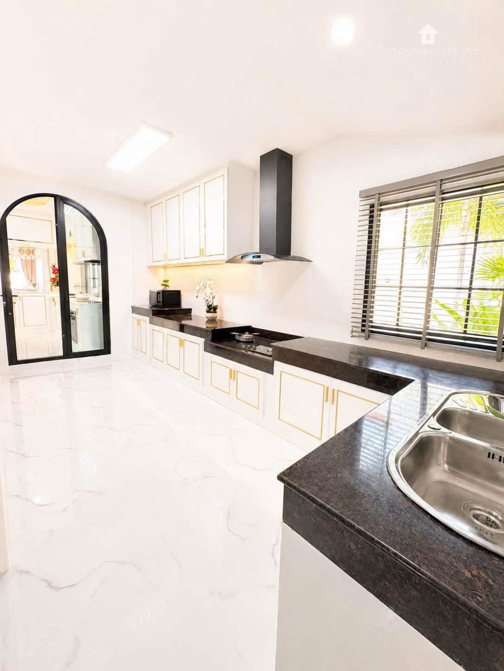 Продам 4-к. виллу, 250м², в Chockchai Garden Home 2, Восточная Паттайя 15