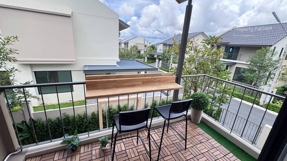 spacious-3-bedroom-house-for-sale-in-nong-pla-lai-pattaya-with-air-conditioning-bpp-417 4