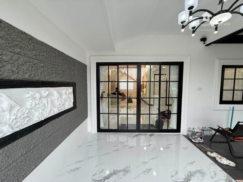 3-Bedroom Pet-Friendly House with Air Conditioning for Sale in Nong Pla Lai, Pattaya 7