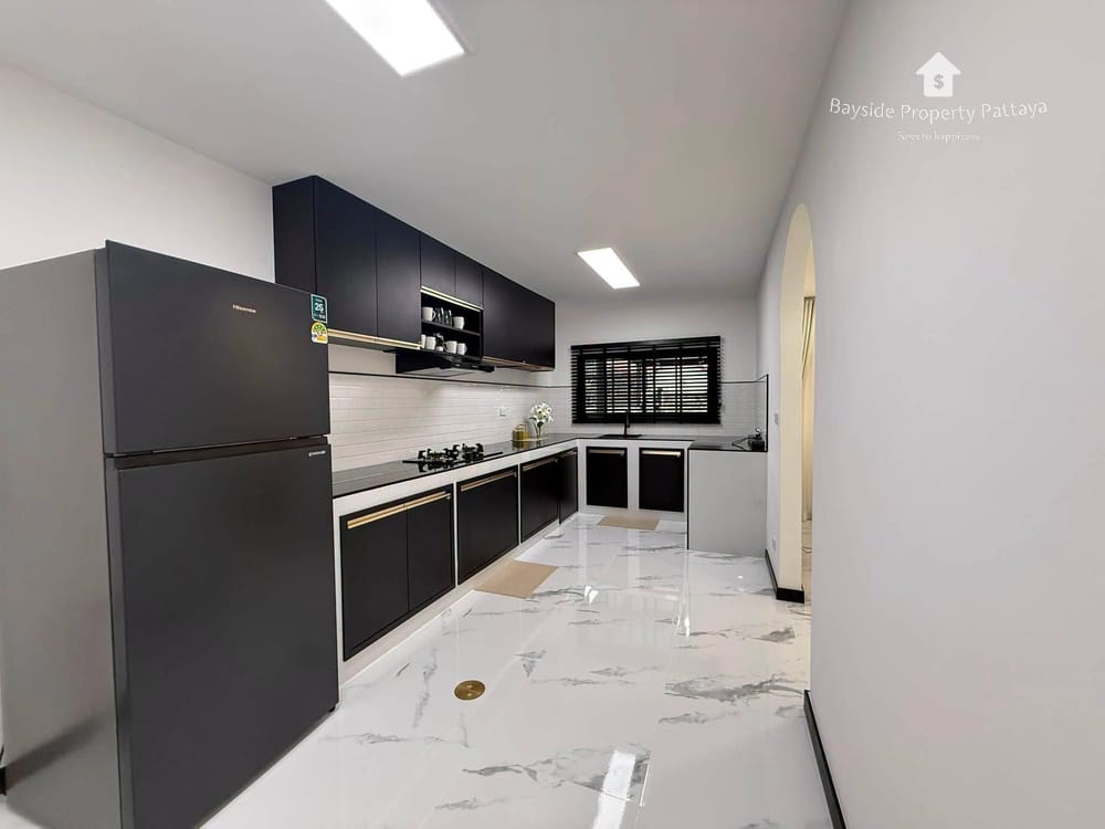 3-Bedroom Pet-Friendly House with Air Conditioning for Sale in Nong Pla Lai, Pattaya 9