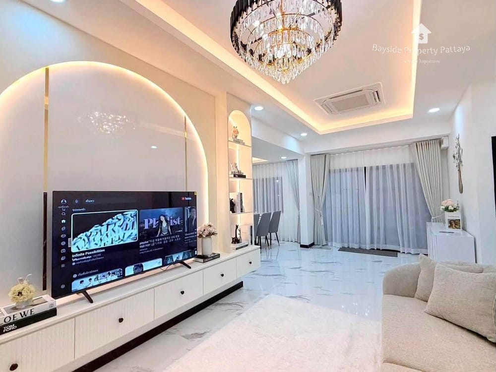 3-Bedroom Pet-Friendly House with Air Conditioning for Sale in Nong Pla Lai, Pattaya 11