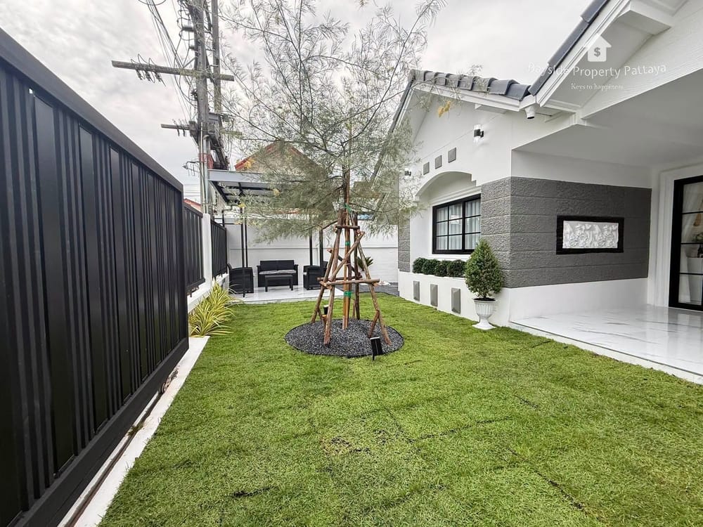 3-Bedroom Pet-Friendly House with Air Conditioning for Sale in Nong Pla Lai, Pattaya 12