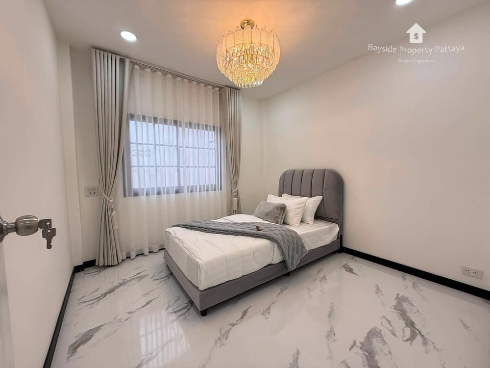 3-Bedroom Pet-Friendly House with Air Conditioning for Sale in Nong Pla Lai, Pattaya 15
