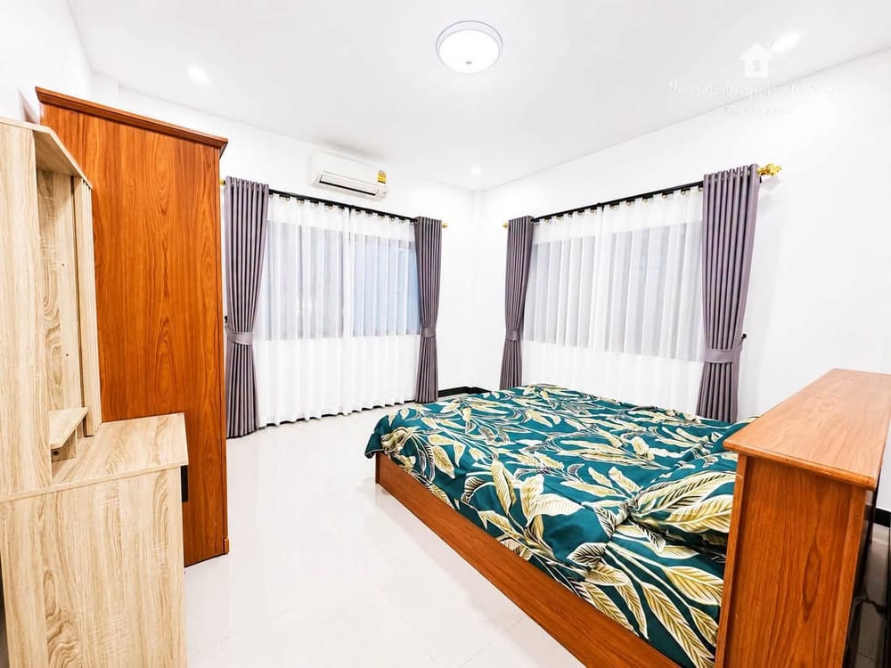 Geräumiges Einfamilienhaus (3 Schlafzimmer) zu vermieten in East Pattaya mit Stadtblick und Klimaanlage 7