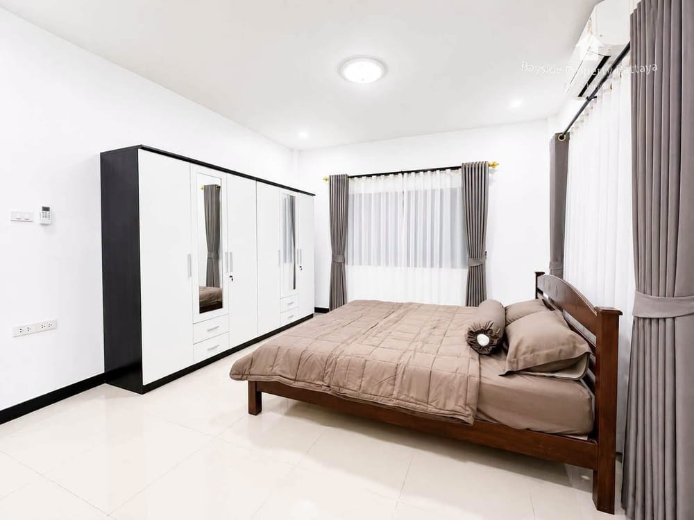 Geräumiges Einfamilienhaus (3 Schlafzimmer) zu vermieten in East Pattaya mit Stadtblick und Klimaanlage 10