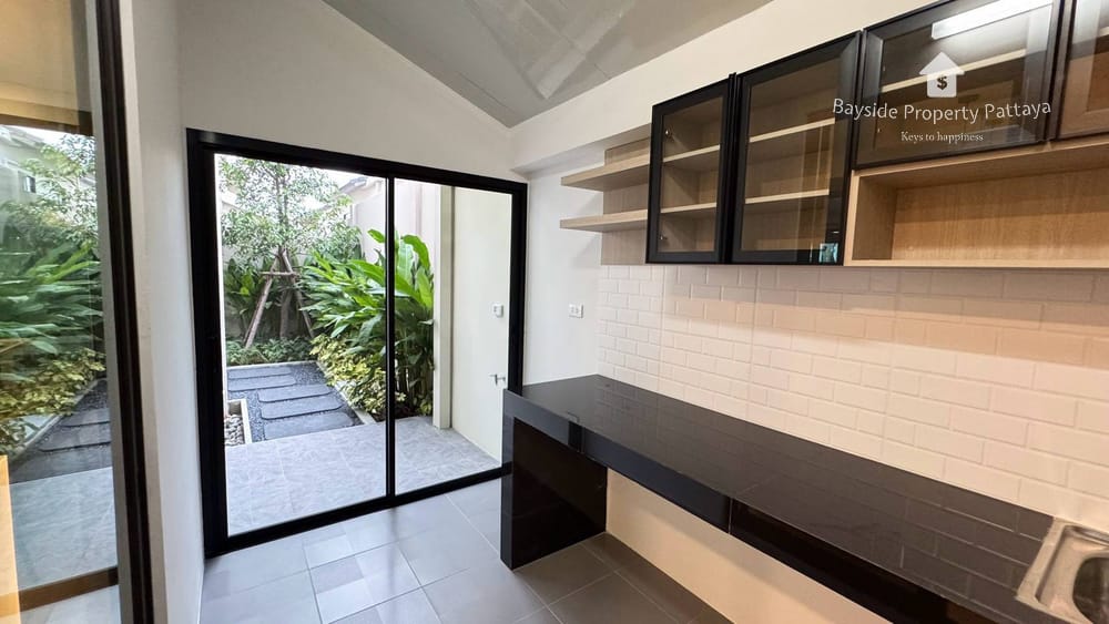 Продается 4-к. вилла, 350м², в ЖК «Nong Pla Lai», Паттайя 7