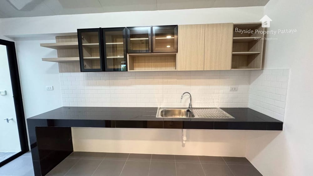Продается 4-к. вилла, 350м², в ЖК «Nong Pla Lai», Паттайя 8