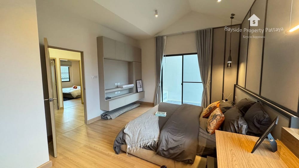 Продается 4-к. вилла, 350м², в ЖК «Nong Pla Lai», Паттайя 15