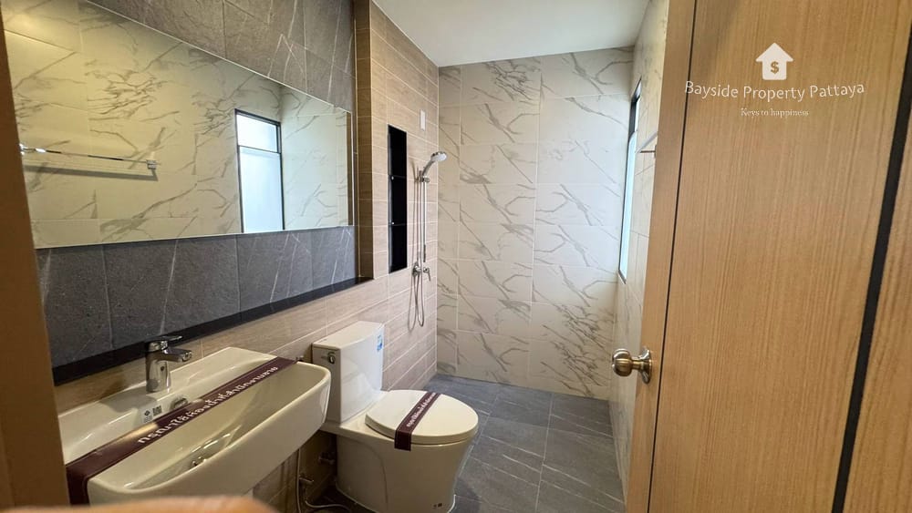 Spacious 4-Bedroom House with 24/7 Security in Nong Pla Lai, Pattaya 8