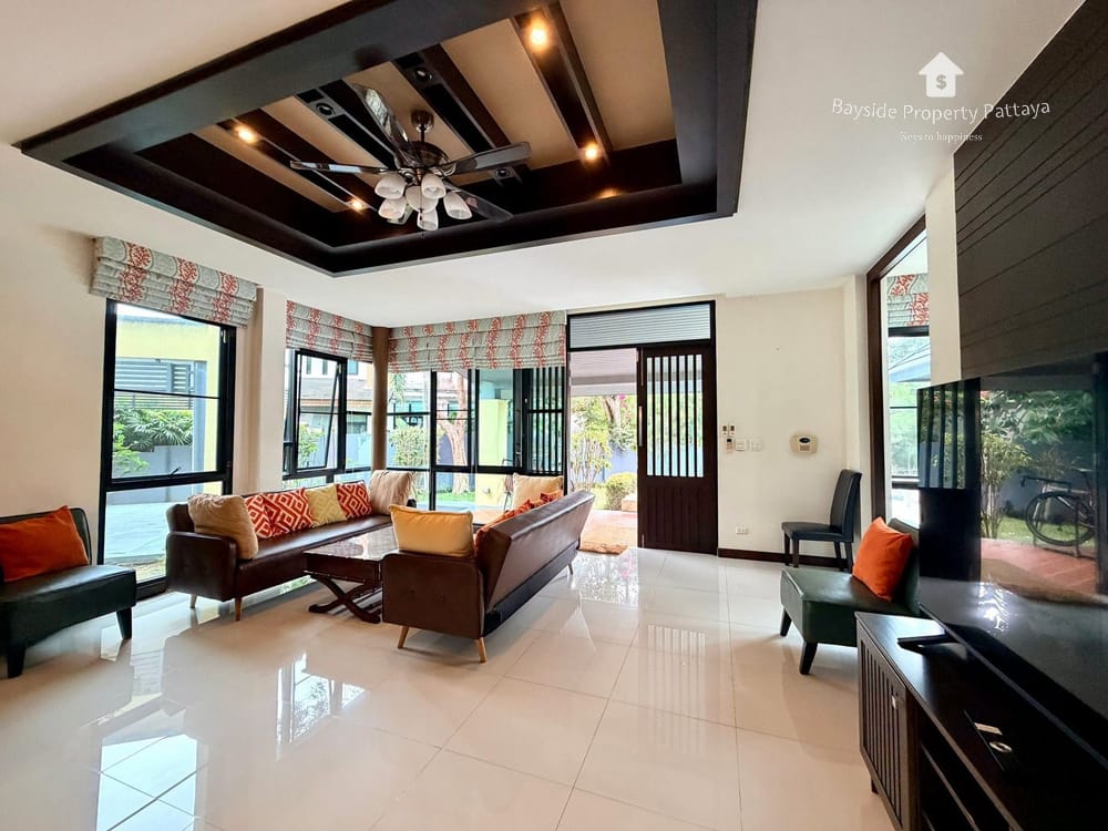 Geräumiges Einfamilienhaus (3 Schlafzimmer) in East Pattaya mit Stadtblick und Klimaanlage 3