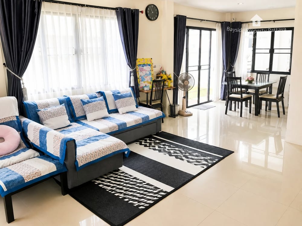 Modernes Reihenhaus mit 3 Schlafzimmern in Ost-Pattaya zu verkaufen – Klimatisiert 4
