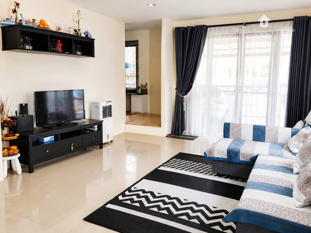 Modernes Reihenhaus mit 3 Schlafzimmern in Ost-Pattaya zu verkaufen – Klimatisiert 3