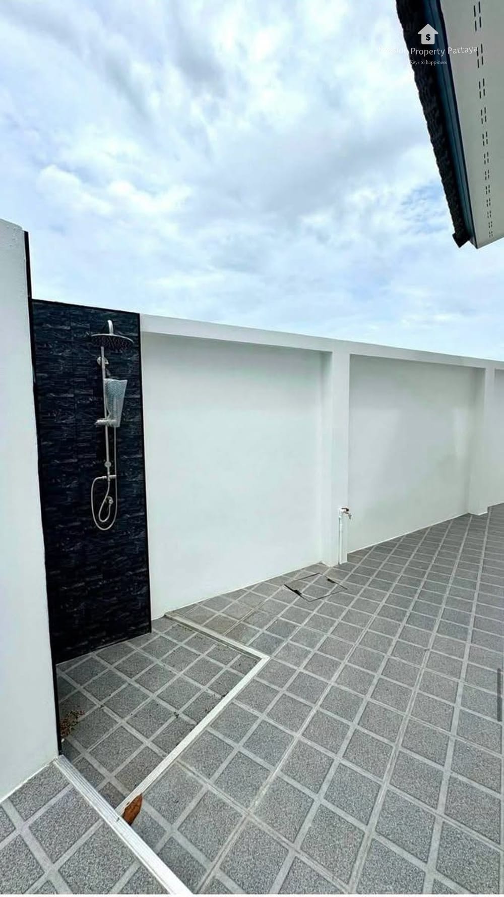 Moderne Poolvilla mit 3 Schlafzimmern und Stadtblick zum Verkauf in East Pattaya 10