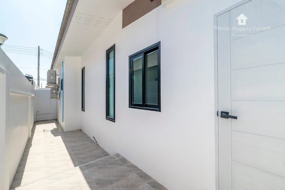 Spacious 3-Bedroom Villa for Sale in The Lake Huay Yai, East Pattaya 10