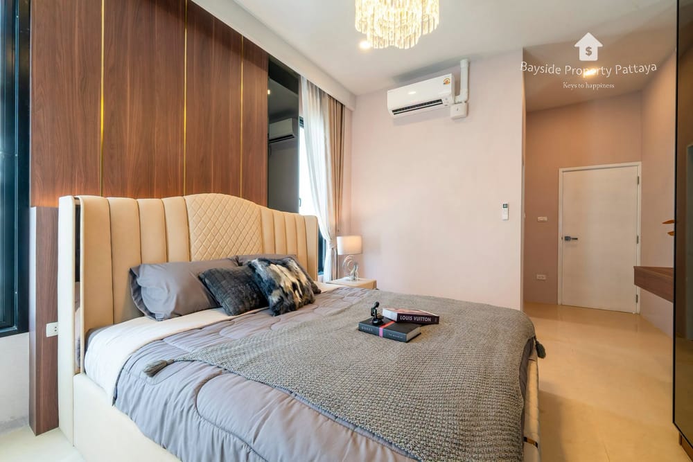 Spacious 3-Bedroom Villa for Sale in The Lake Huay Yai, East Pattaya 16