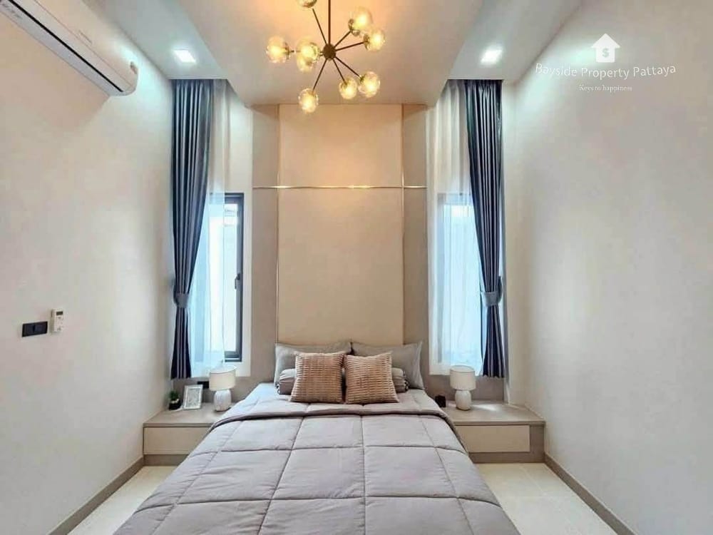 3 Bedroom Pool Villa for Sale in East Pattaya with Air Conditioning 10