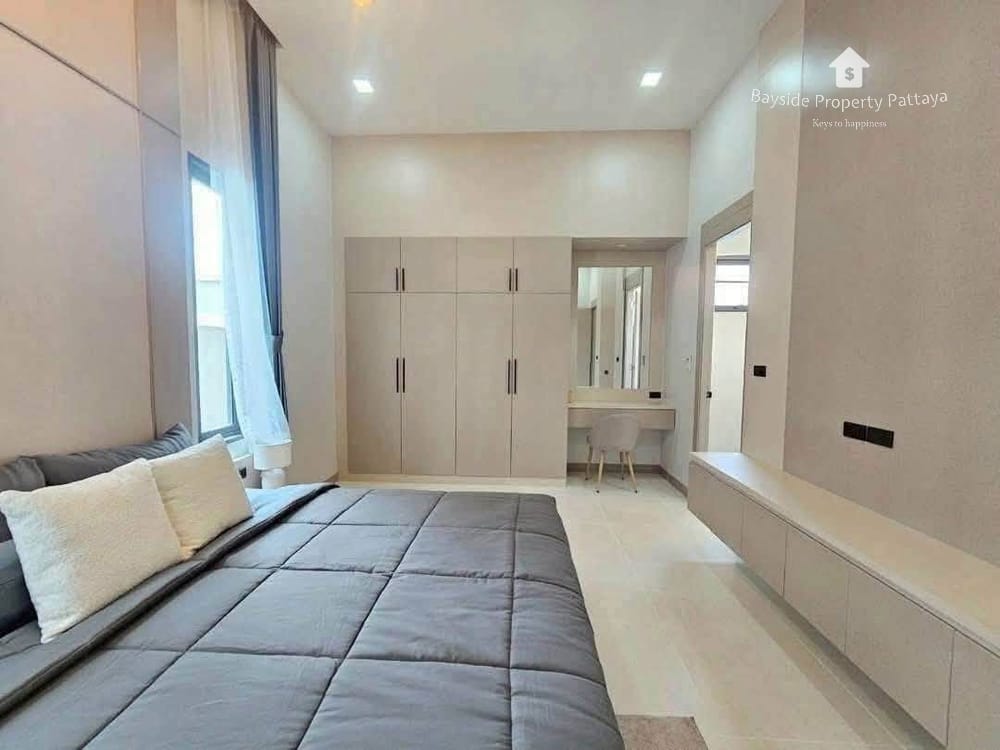 3 Bedroom Pool Villa for Sale in East Pattaya with Air Conditioning 11