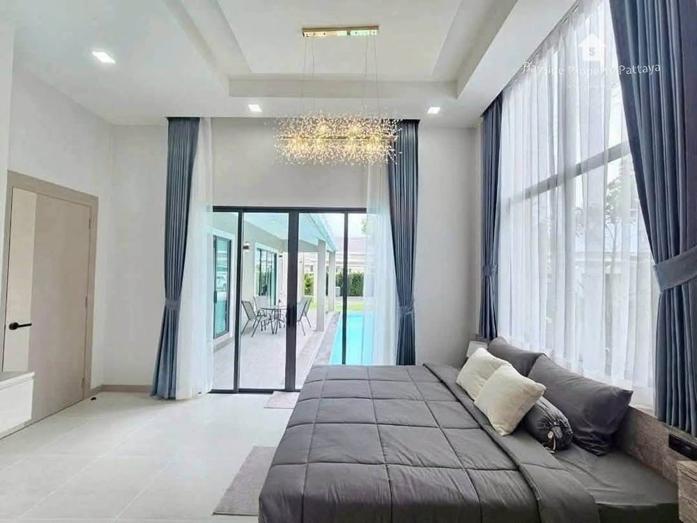 3 Bedroom Pool Villa for Sale in East Pattaya with Air Conditioning 12