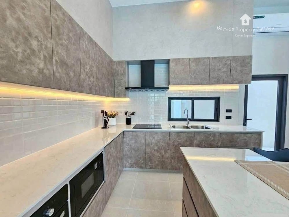3 Bedroom Pool Villa for Sale in East Pattaya with Air Conditioning 14