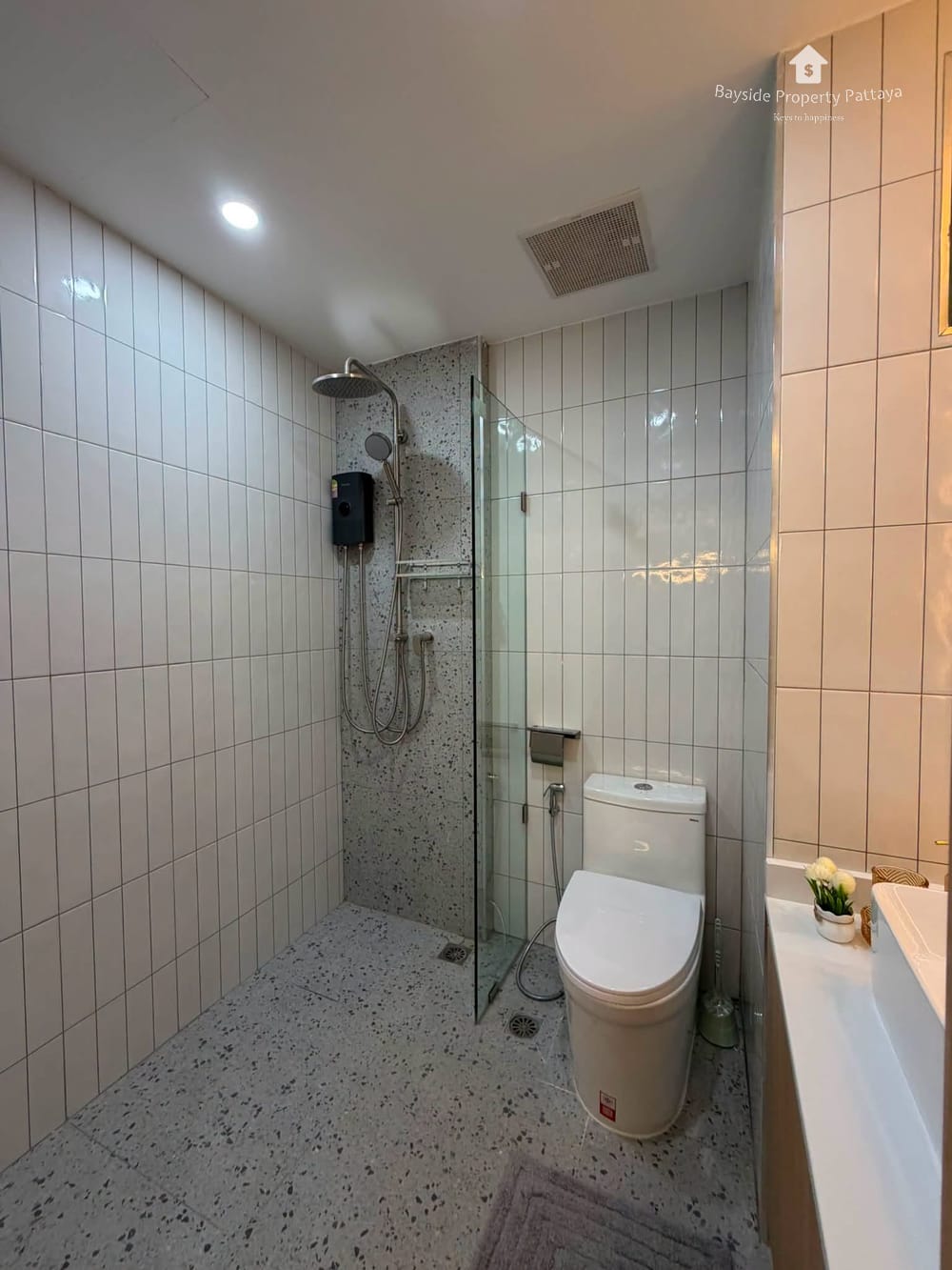 Modern 1-Bedroom Studio for Sale with Air Conditioning in Pratumnak, Pattaya 8