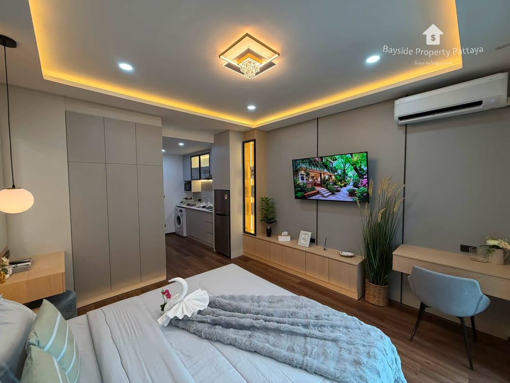 Modern 1-Bedroom Studio for Sale with Air Conditioning in Pratumnak, Pattaya 9