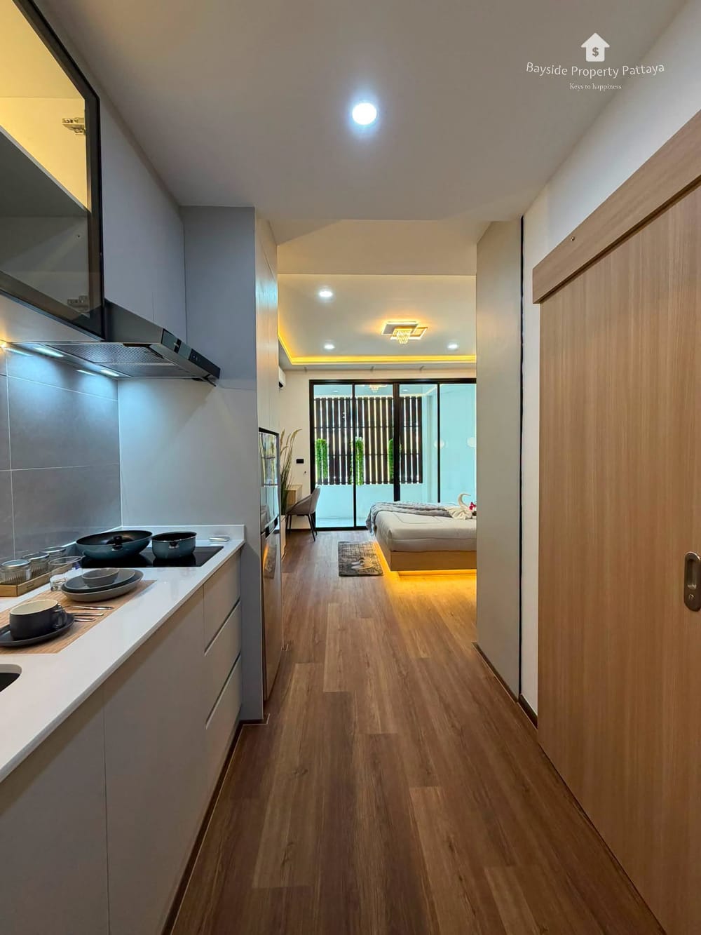 Modern 1-Bedroom Studio for Sale with Air Conditioning in Pratumnak, Pattaya 11