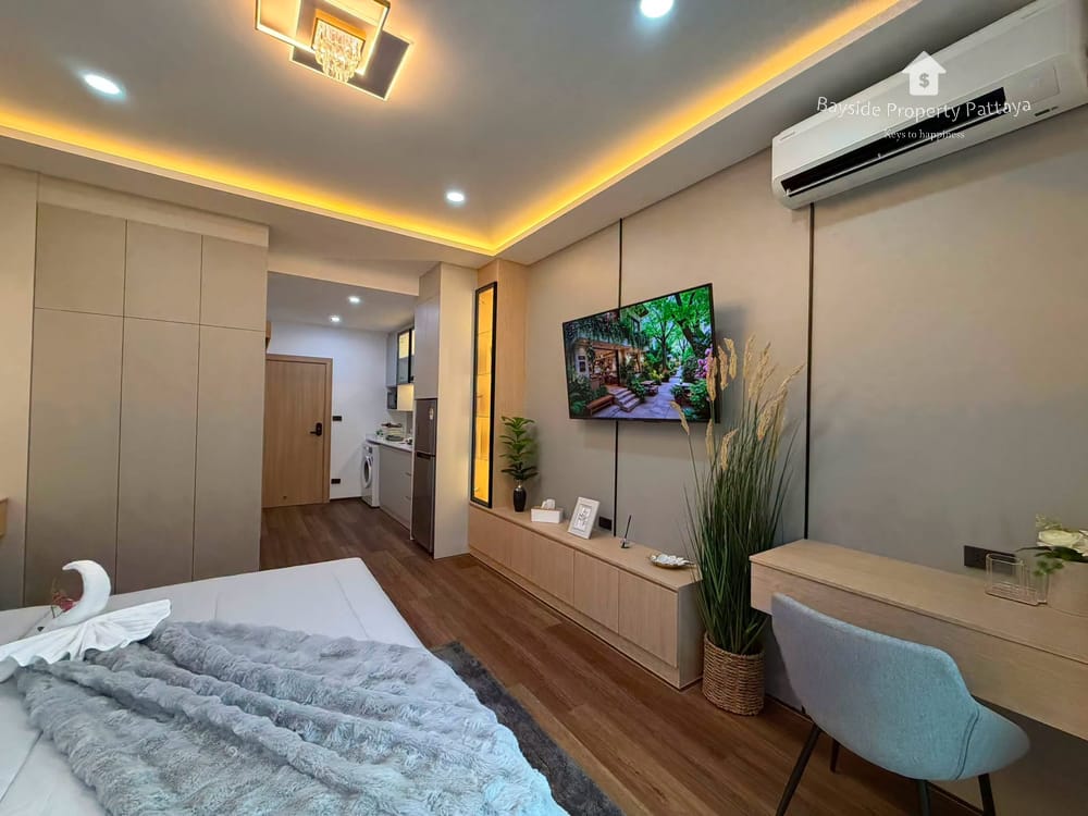 Modern 1-Bedroom Studio for Sale with Air Conditioning in Pratumnak, Pattaya 14