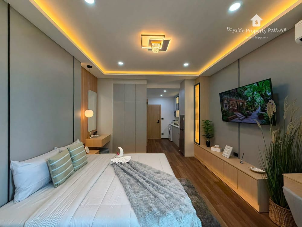 Modern 1-Bedroom Studio for Sale with Air Conditioning in Pratumnak, Pattaya 16