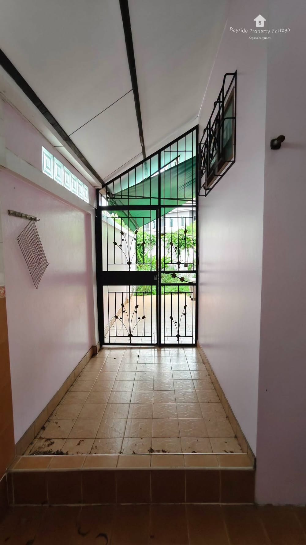 Modern 2-Bedroom Detached House with City View in East Pattaya - 24/7 Security 6